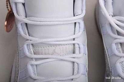 JORDAN - 748 AR0715-100 WHITE RETRO Stylish 11 METALLIC SILVER 1006